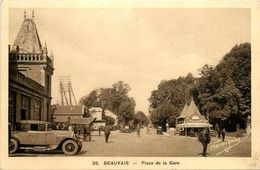 Beauvais * La Place De La Gare * Automobile Voiture Ancienne - Beauvais