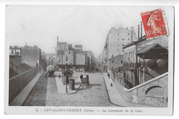 CPA Photo Levallois Perret Le Carrefour De La Gare - Photos