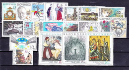 ** Slovaquie 2001 Mi 385-413, (MNH)**, L'année Complete - Années Complètes