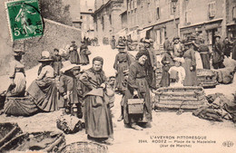 CPA De RODEZ - Place De La Madeleine ( Belle Animation!!). - Rodez