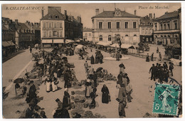 CPA 36 CHATEAUROUX Place Du Marché - Chateauroux