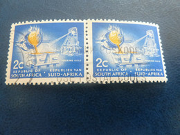 Républic Of South Africa - Pouring Gold - 2c. - Bleu Et Jaune - Double Oblitérés - Année 1972 - - Used Stamps