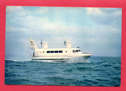 CPA (Réf : CC611) (THÈME TRANSPORTS BATEAUX AÉROGLISSEUR) - Hovercrafts