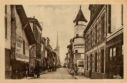 Ste Foy La Grande * Rue De La République Et La Vieille Tour - Andere & Zonder Classificatie