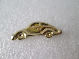 PIN'S    VOLKSWAGEN  COCCINELLE    Métal Doré Relief - Volkswagen