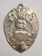 Médaille En Métal Journée Serbe Pierre 1 Et Alexandre Glorieux Défenseurs De La Liberté Serbe - Dim. 4,5 Cm X 3 Cm - Poi - Altri & Non Classificati