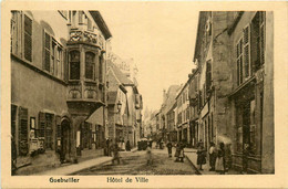 Guebwiller * Rue Et Vue Sur L'hôtel De Ville - Guebwiller
