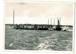 Schiermonnikoog Van +/- 25 Jaar Geleden - Déplacement D'un Ponton En Bois à L'aide De Chalutiers Et Vedettes - 1990 - Schiermonnikoog