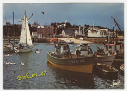 {88675} 56 Morbihan Ile De Groix , Activités à Port Tudy ; Animée , Pêcheurs , Voilier - Groix