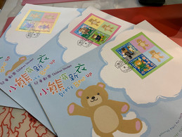 Hong Kong Stamp Dress Bear Up FDC From Booklet - FDC