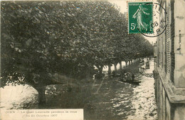 Gien * Le Quai Lestrade Pendant La Crue Du 20 Octobre 1907 * Inondations - Gien