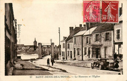 St Denis De L'hôtel * Le Hameau Et L'église Du Village * Automobile Ancienne - Autres & Non Classés