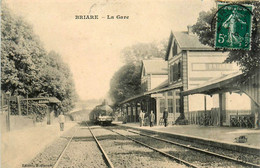 Briare * La Gare * Arrivée Train Locomotive Machine * Ligne Chemin De Fer Loiret - Briare