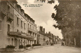 Gien * L'Hôtel Du Rivage Et La Route De Briare - Gien