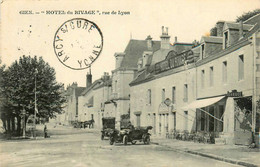 Gien * L'Hôtel Du Rivage , Rue De Lyon * Automobile Ancienne - Gien