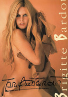 Autographe Signature Brigitte BARDOT Nue Sur Photo Cartonnée Couverture Livre 22X30CM - Autres & Non Classés
