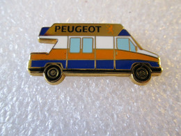 PIN'S    PEUGEOT  J  5   Zamak  METARGENT - Peugeot