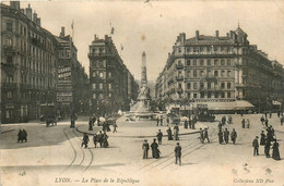 Lyon * 2ème * La Place De La République * Grand Bazar RICHE - Lyon 2