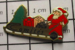 1917 Pin's Pins / Beau Et Rare / THEME NOEL / COMITES AGF PERE NOEL ET SON TRAINEAU PLEIN DE CADEAUX - Noël