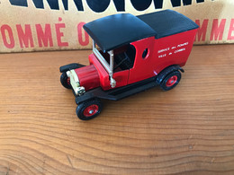 MATCHBOX - Ford T 1912 - Camionnette Pompier - Service Des Pompes Ville De Corbeil - Matchbox