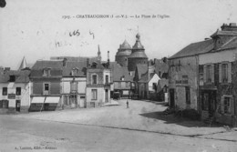 CHATEAUGIRON - La Place De L'Eglise - Châteaugiron