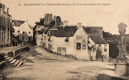 Rochefort En Terre - Un Coin De La Place De L’église - Rochefort En Terre