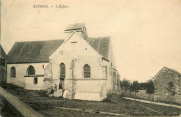 Arthies * Vue Sur L'église Du Village - Arthies