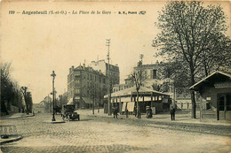 Argenteuil * La Place De La Gare * Café De La Gare , Débit De Tabac Tabacs Hôtel Restaurant * Bureau De L'octroi - Argenteuil