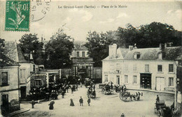 Le Grand Lucé * La Place De La Mairie * Café Restaurant * Hôtel Du Château * Attelage - Le Grand Luce