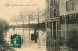 Angers * Inondations 1910 * En Bateau , Rue Thiers * Crue - Angers