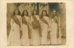 Angers * Carte Photo * Groupe De Femmes Déguisées , Le Jour Des Processions * 1918 * Fête Locale - Angers