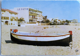 Carte Postale : 66 : CANET PLAGE : La Plage, "LE PATIO", Barque, Timbre En 1976 - Canet Plage