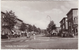 Voorburg, Van Arembergelaan - (Zuid-Holland, Nederland) - No. 1122 - Bakfiets, Apotheek, Brommer, Auto - Voorburg