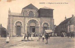 71-DIGOIN- L'EGLISE ET LA SORTIE DE LA MESSE - Digoin