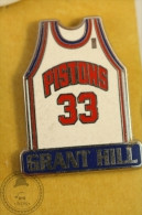 Grant Hill - Basketball Pistons Team No 33 T-Shirt, NBA  Pin Badge  - #PLS - Basketball