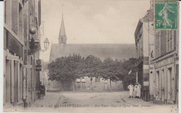 LA FERTE BERNARD (72) - Rue Victor-Hugo Et Eglise Saint-Antoine - Bon état - La Ferte Bernard