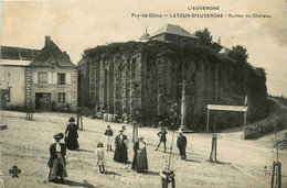 Latour D'auvergne * Place Du Village Et Ruines Du Château * Epicerie Chaussures * La Tour D'auvergne - Autres & Non Classés