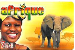 CARTE-PREPAYEE-7.5€;-AFRIQUE-RESEAU TISCALI-FEMME ELEPHANT-31/12/2005-V°N° Série En 12 Gd N° 4/3/3/3 -TBE - Jungle