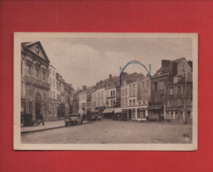 CPA - Breteuil Sur Noye -(Oise) - Place De L'hôtel De Ville Et Rue D'Amiens - Breteuil