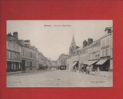 CPA - Breteuil  - Rue De La République - Breteuil