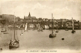 Granville * Les Barques Au Mouillage * Bateau De Pêche - Granville