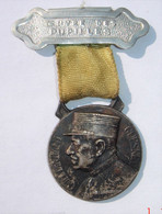 Médaille Hommage Au Commandant Guesnet Président Fondateur Xe Anniversaire 1936 - Oeuvres Des Pupilles Des Sape - Autres & Non Classés