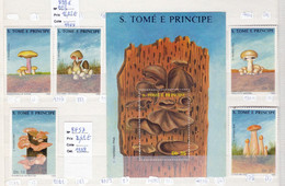 Feuillet Et 5 Timbres Neufs De Saint Thomas Et Prince Champignons N° 899 à 903 Et BF 57 - Pilze