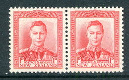 New Zealand 1938-44 King George VI Definitives - 1d Scarlet Pair HM (SG 605) - Nuovi