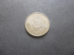 Pakistan Coin Year  1981 1 Rupee As Per Scan - Pakistán