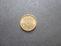 Pakistan Coin Year  2002 Rs 2 As Per Scan - Pakistán