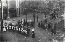 Carte Photo - LYON - Hôpital De La CROIX ROUSSE - Départ De La Maternité Pour La Cérémonie Du Baptème - Lyon 4