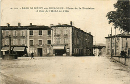 St Rémy Sur Durolle * Place De La Fontaine Et Rue De L'hôtel De Ville - Sonstige & Ohne Zuordnung