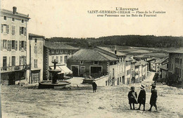 St Germain L'herm * Place De La Fontaine Avec Panorama Sur Les Bois Du Fournial - Autres & Non Classés