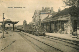 Autun * Intérieur De La Gare Du Village * Le Train * Locomotive * Ligne Chemin De Fer - Autun